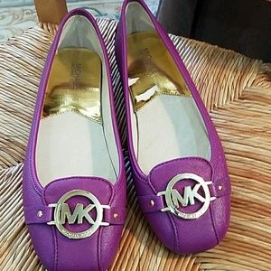 Brand new Michael Kors leather flats